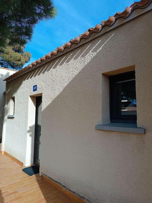 Studio Renove Dans Residence De Vacances Avec Grande Piscine Chauffee, Parking Et Terrasse Agde Esterno foto
