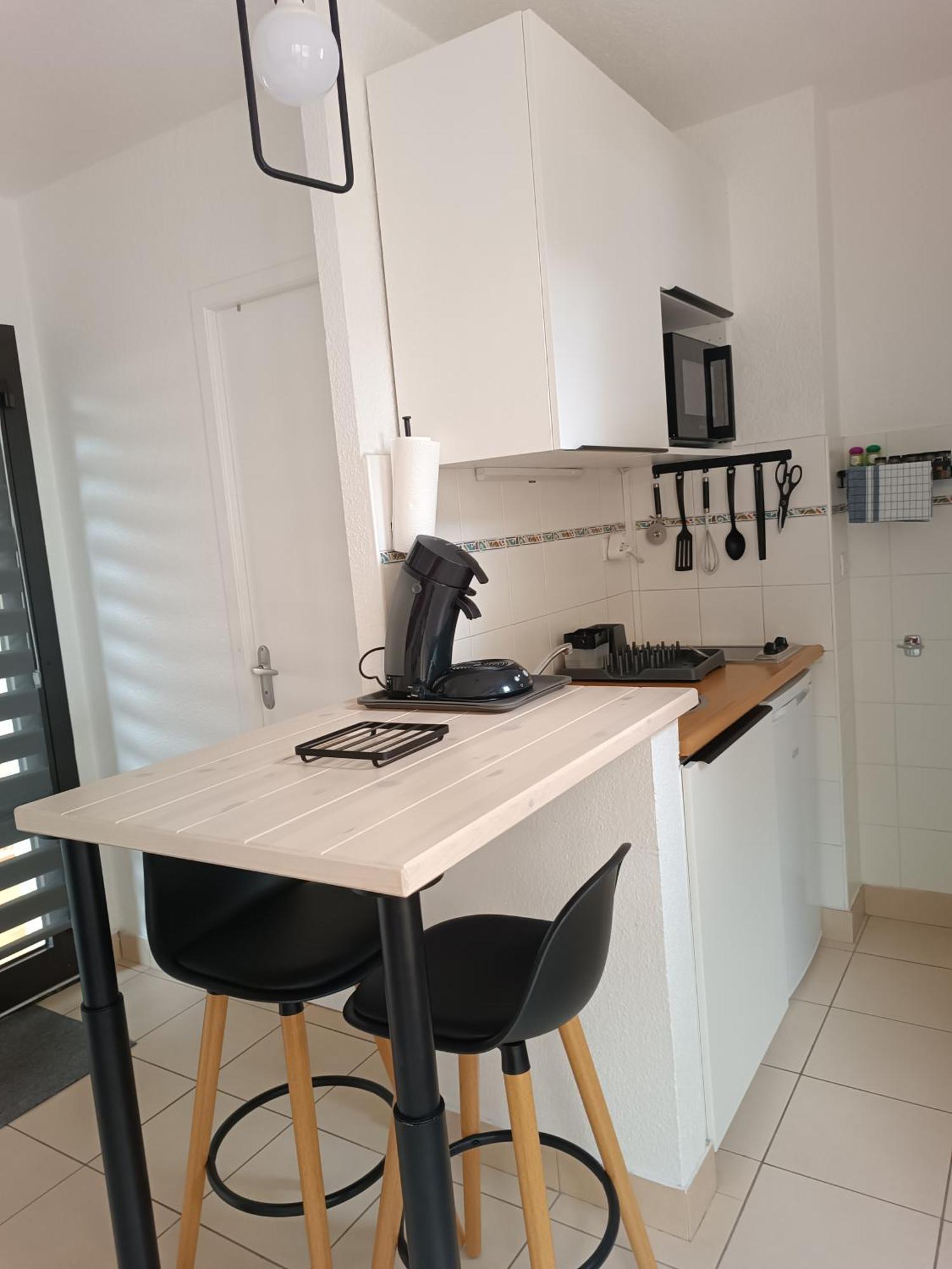 Studio Renove Dans Residence De Vacances Avec Grande Piscine Chauffee, Parking Et Terrasse Agde Esterno foto