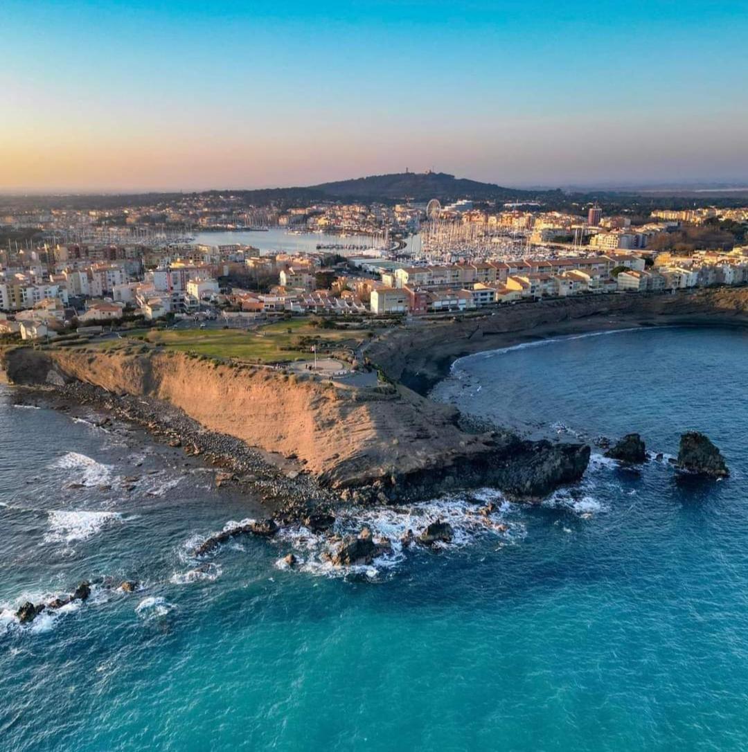 Studio Renove Dans Residence De Vacances Avec Grande Piscine Chauffee, Parking Et Terrasse Agde Esterno foto